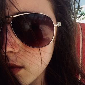 Meet your Posher, Avery